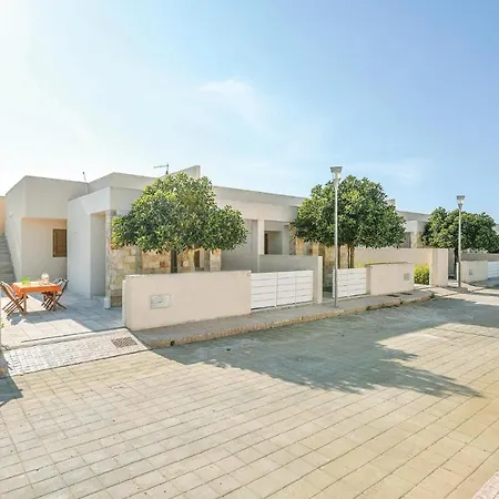 Awesome Home In Melendugno With 2 Bedrooms